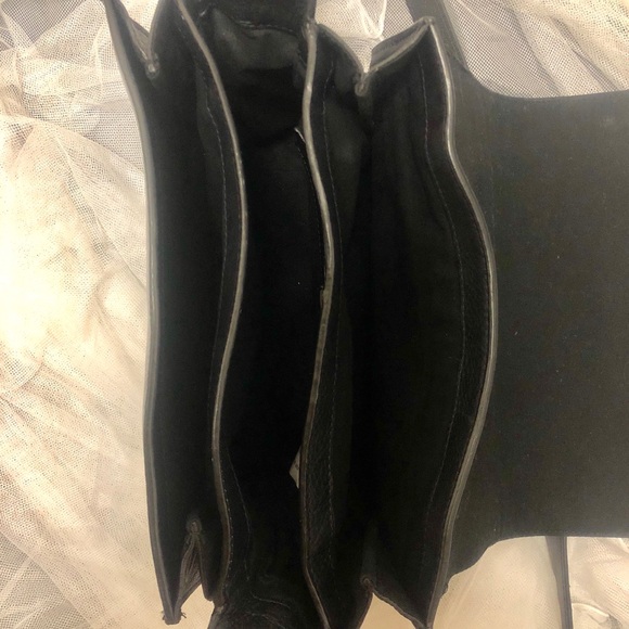 Large leather crossbody bag, 3 separate sections - Picture 4 of 6